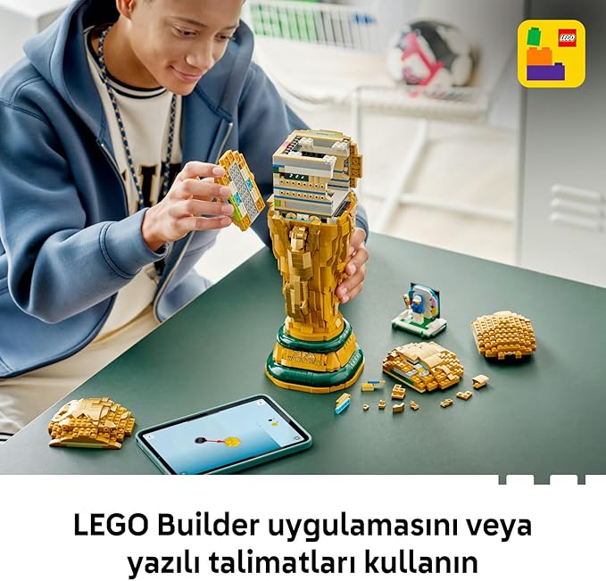 LEGO Editions FIFA Dünya Kupası Resmi Kupa 43020-12 Yaş ve Üzeri Çocuklar için 2 İnsan Figürü, İkonik Küre ve Levha İçeren Yaratıcı Dekoratif Yaratıcı Oyuncak Yapım Seti, Hediye Fikri (2842 Parça)