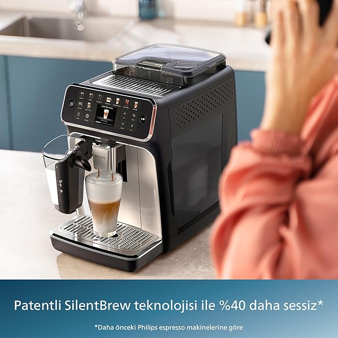 Philips 5500 Serisi LatteGo Tam Otomatik Espresso Makinesi (EP5547/90) ve Philips Espresso Makinesi Kahve Yağı Çözücü Tablet (CA6704/10)